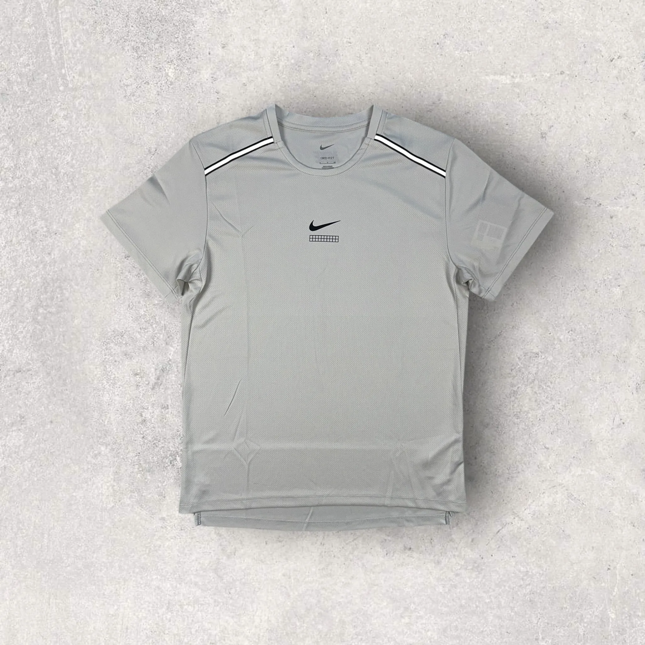 NIKE MILER T-SHIRT/SHORT SET - LIGHT BONE/BLACK